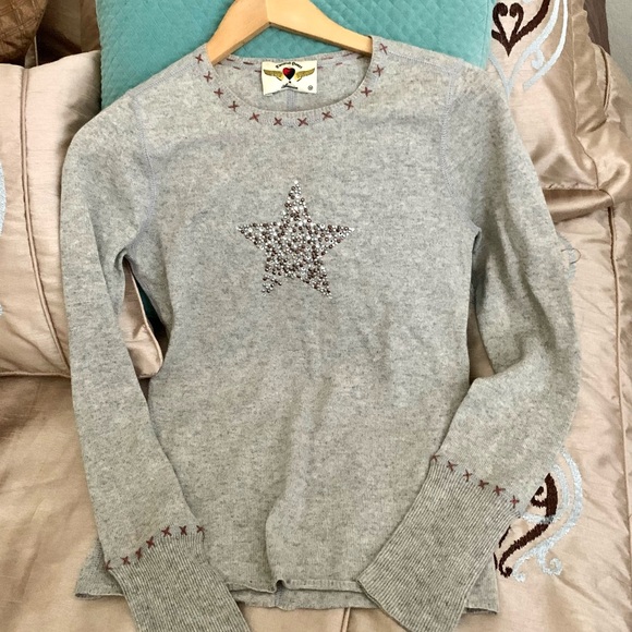 Twisted Heart Cashmere Stitched Sweater - Picture 1 of 12